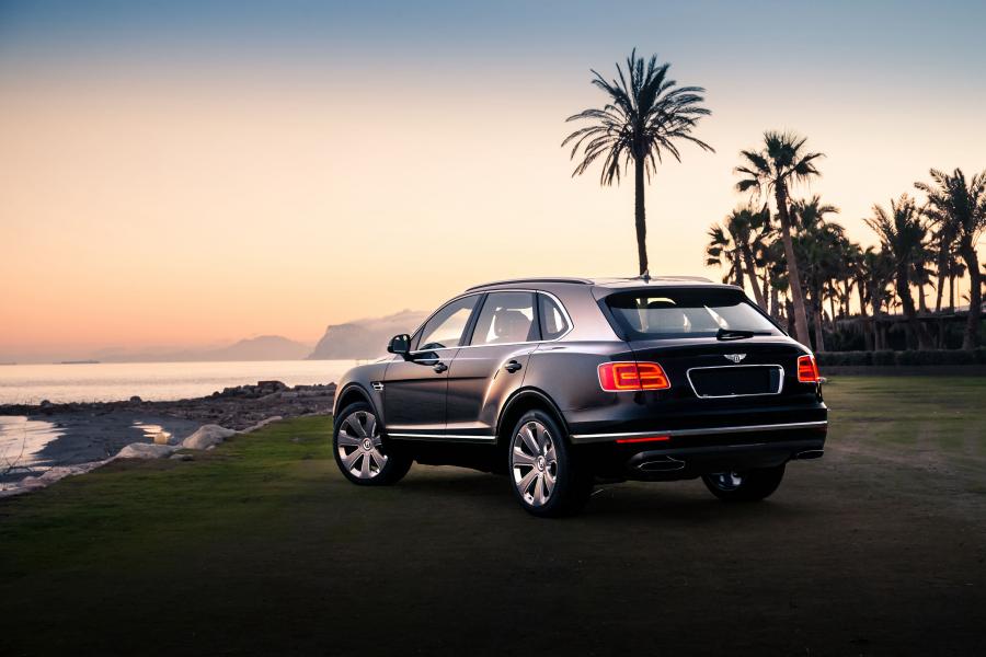  Bentley Bentayga Mulliner 2017 года  (фото 7 из 8)